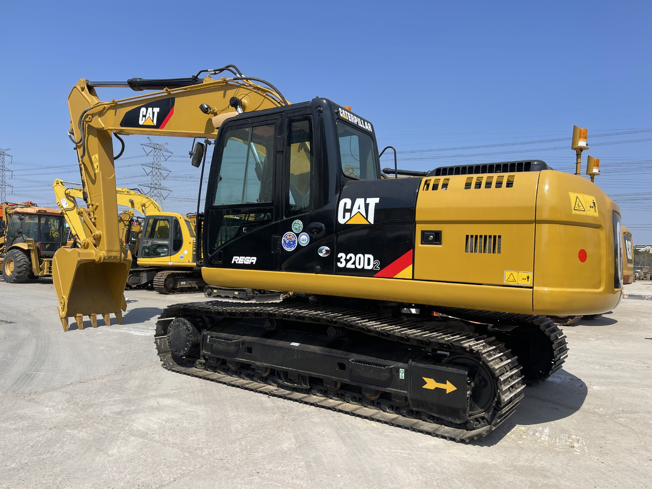 CATERPILLAR 320D2 - Гусеничный экскаватор: фото 2 CATERPILLAR 320D2 - Гусеничный экскаватор: фото 2