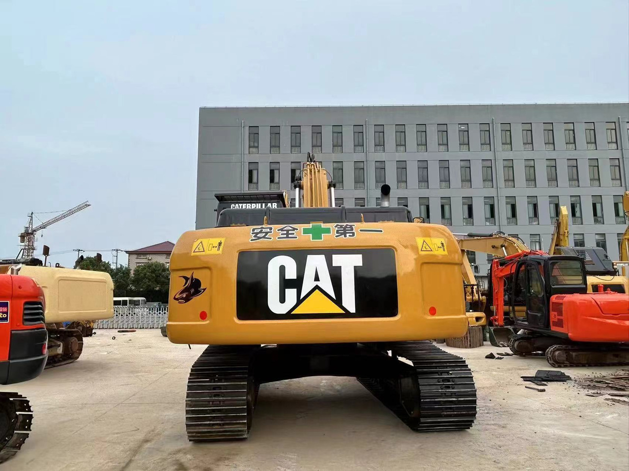CATERPILLAR 325D - Гусеничный экскаватор: фото 3 CATERPILLAR 325D - Гусеничный экскаватор: фото 3