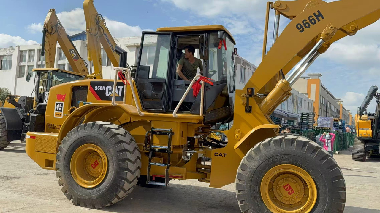 CATERPILLAR 966H - Колёсный погрузчик: фото 3 CATERPILLAR 966H - Колёсный погрузчик: фото 3