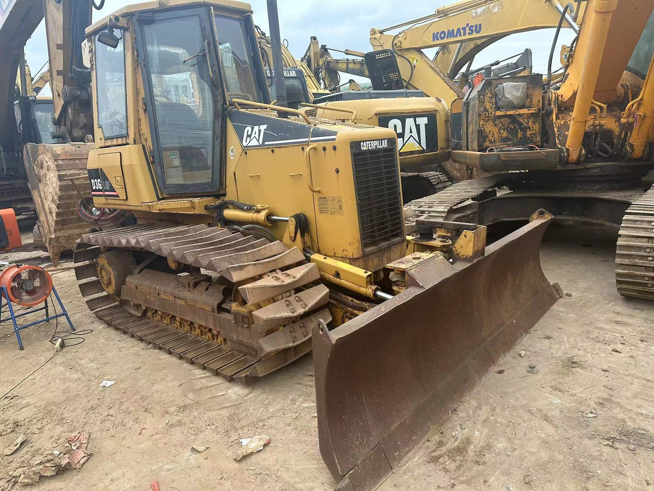 CATERPILLAR D3G - Бульдозер: фото 1 CATERPILLAR D3G - Бульдозер: фото 1