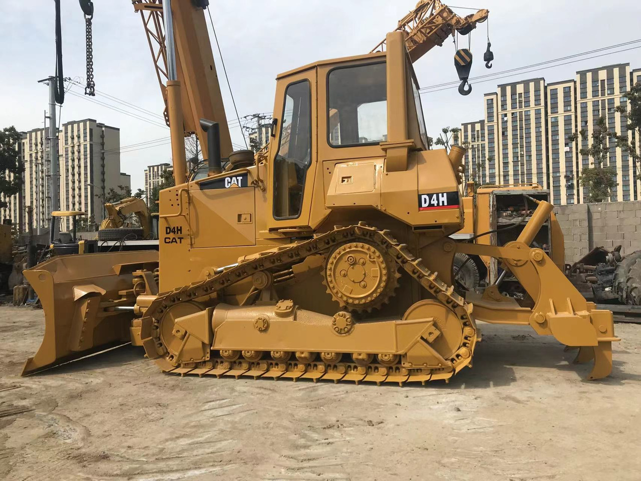 CATERPILLAR D4H - Бульдозер: фото 2 CATERPILLAR D4H - Бульдозер: фото 2