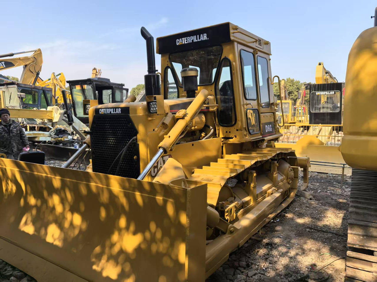 CATERPILLAR D6G - Бульдозер: фото 2 CATERPILLAR D6G - Бульдозер: фото 2