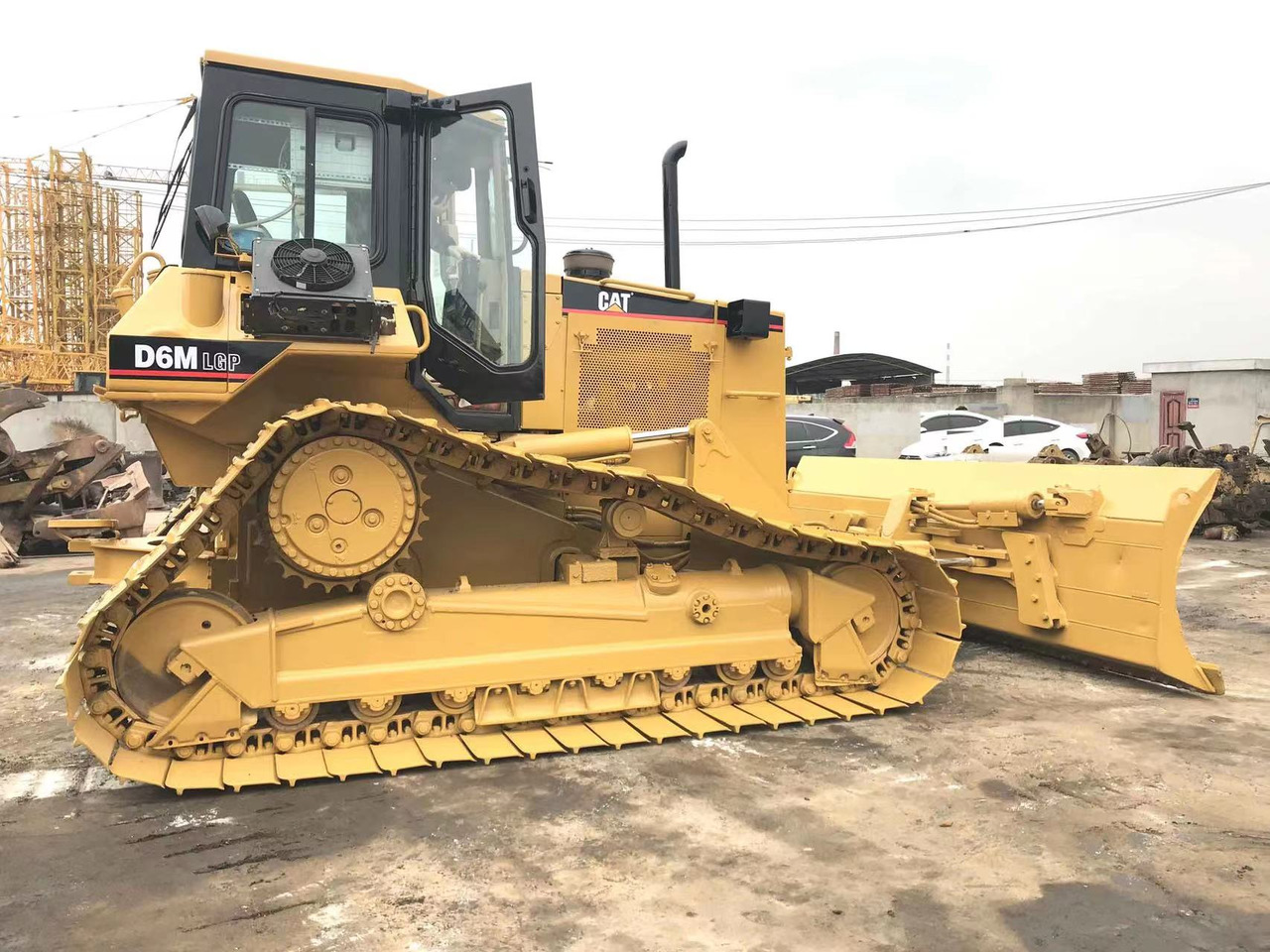 CATERPILLAR D6M - Бульдозер: фото 2 CATERPILLAR D6M - Бульдозер: фото 2