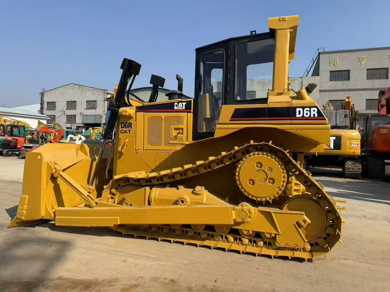 CATERPILLAR D6R - Бульдозер: фото 3 CATERPILLAR D6R - Бульдозер: фото 3