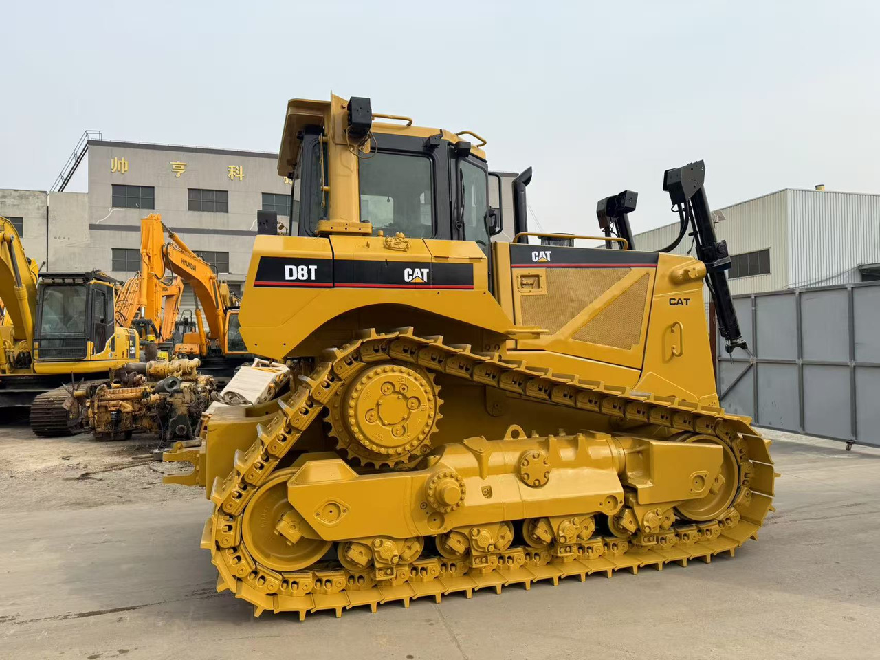 CATERPILLAR D8T - Бульдозер: фото 3 CATERPILLAR D8T - Бульдозер: фото 3
