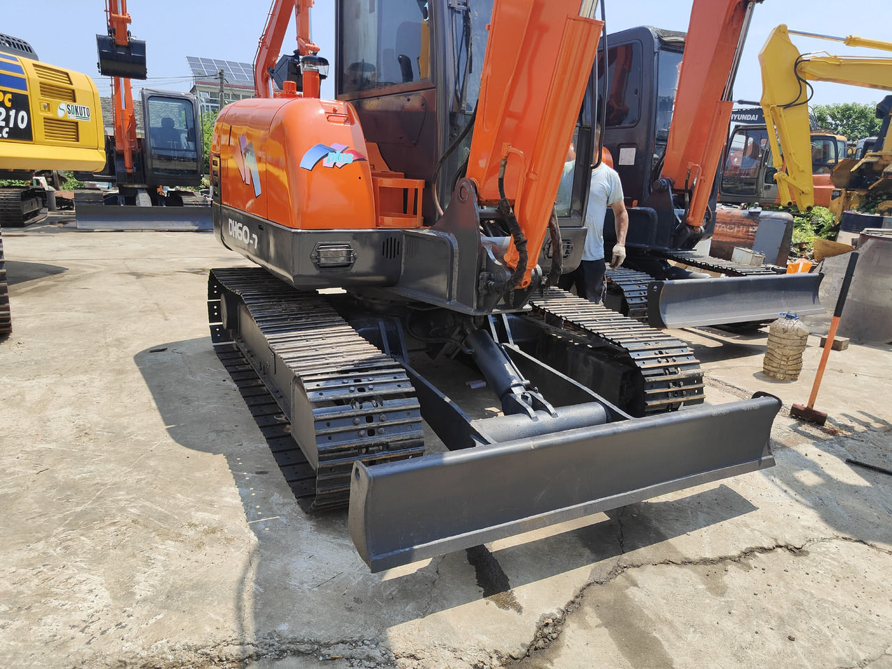 DOOSAN DH60-7 - Гусеничный экскаватор: фото 4 DOOSAN DH60-7 - Гусеничный экскаватор: фото 4