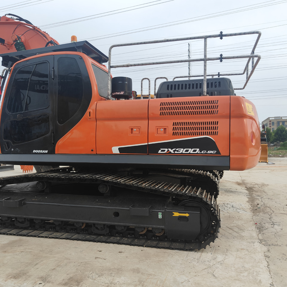 DOOSAN DX300LC-9C - Гусеничный экскаватор: фото 3 DOOSAN DX300LC-9C - Гусеничный экскаватор: фото 3
