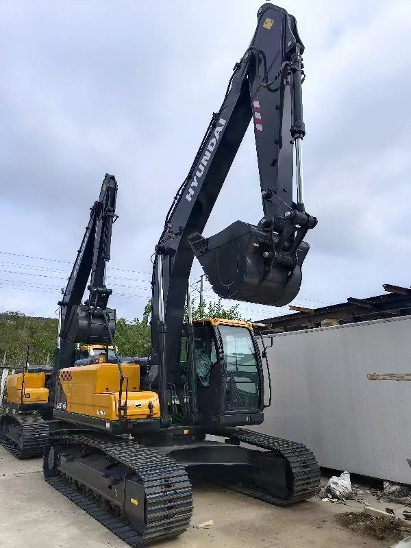 HYUNDAI R225LVS - Гусеничный экскаватор: фото 2 HYUNDAI R225LVS - Гусеничный экскаватор: фото 2