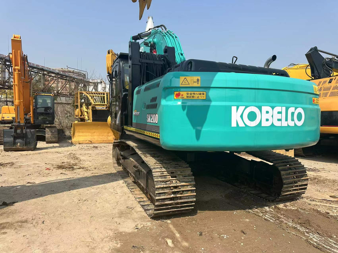 KOBELCO SK200-8 - Гусеничный экскаватор: фото 3 KOBELCO SK200-8 - Гусеничный экскаватор: фото 3