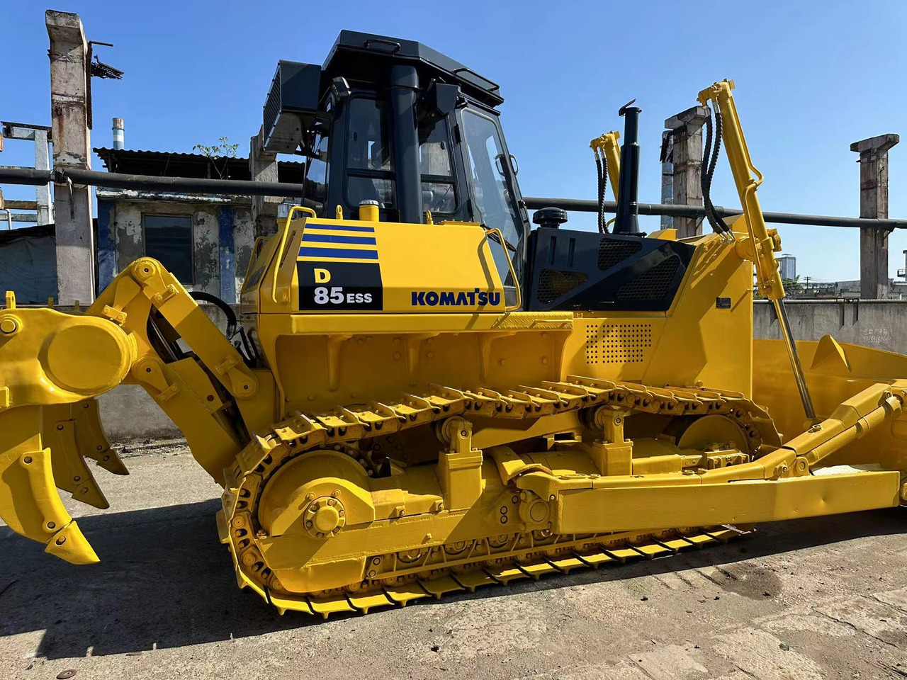 KOMATSU D85ESS - Бульдозер: фото 2 KOMATSU D85ESS - Бульдозер: фото 2