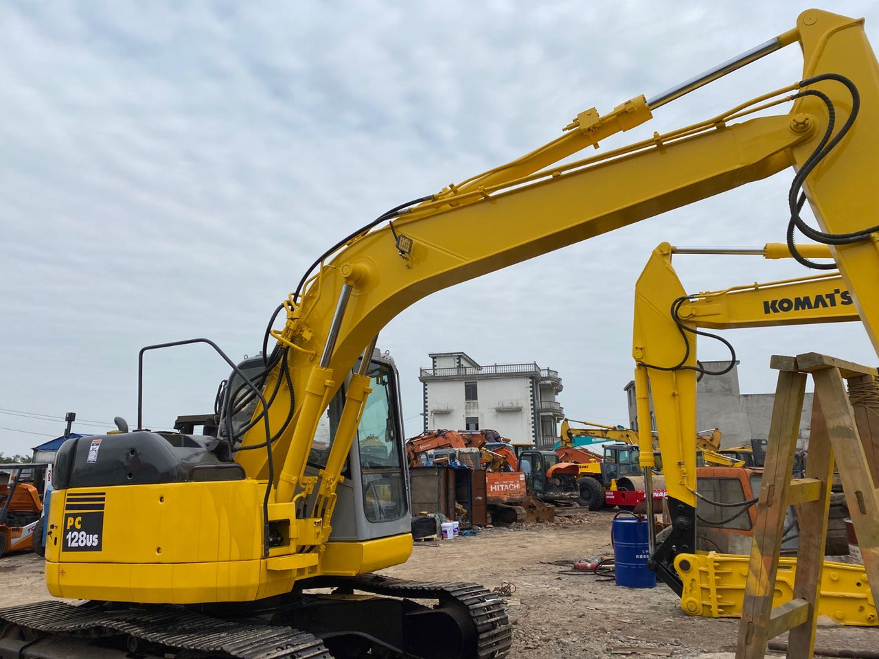 KOMATSU PC128US - Гусеничный экскаватор: фото 5 KOMATSU PC128US - Гусеничный экскаватор: фото 5