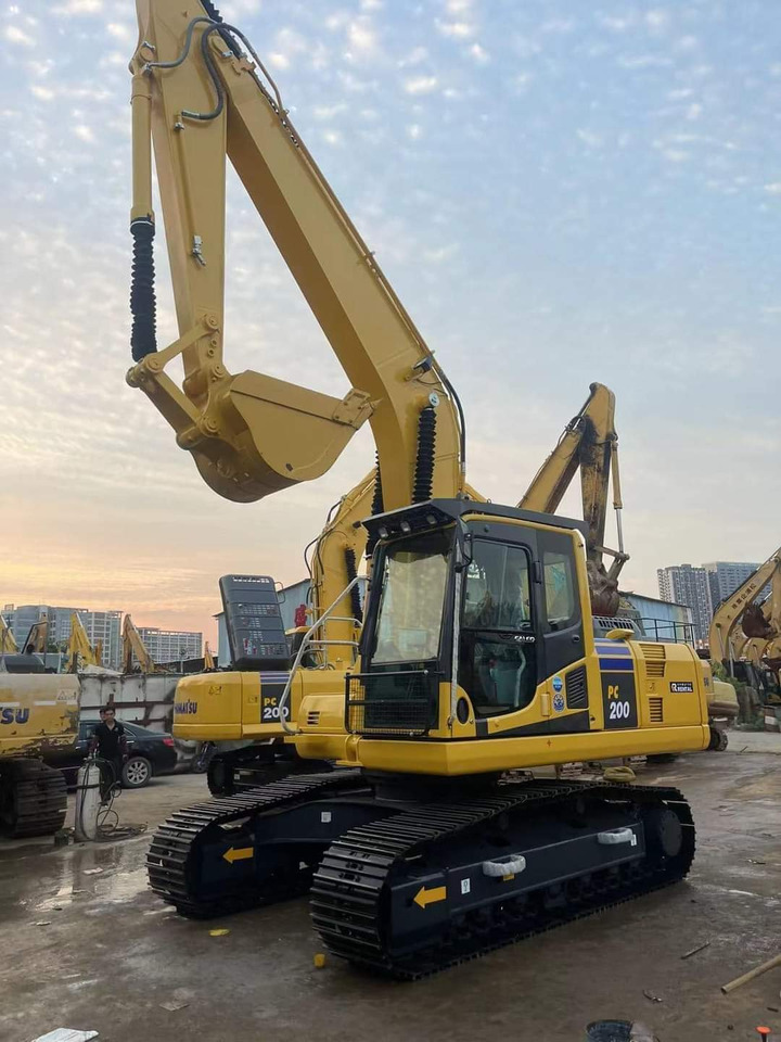 KOMATSU PC200-8 - Гусеничный экскаватор: фото 2 KOMATSU PC200-8 - Гусеничный экскаватор: фото 2