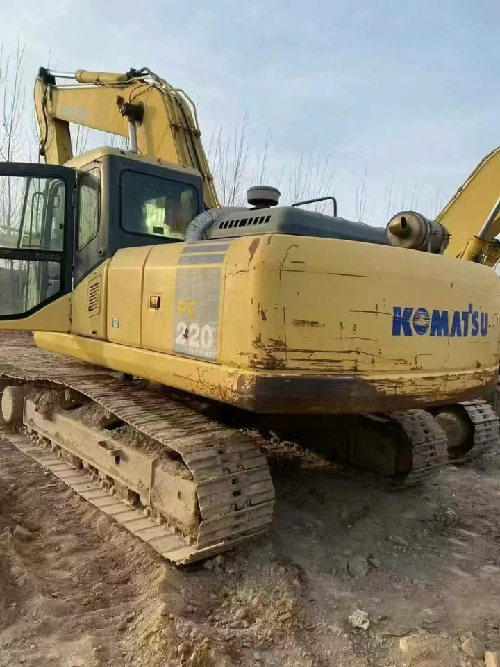 KOMATSU PC220-7 - Гусеничный экскаватор: фото 4 KOMATSU PC220-7 - Гусеничный экскаватор: фото 4