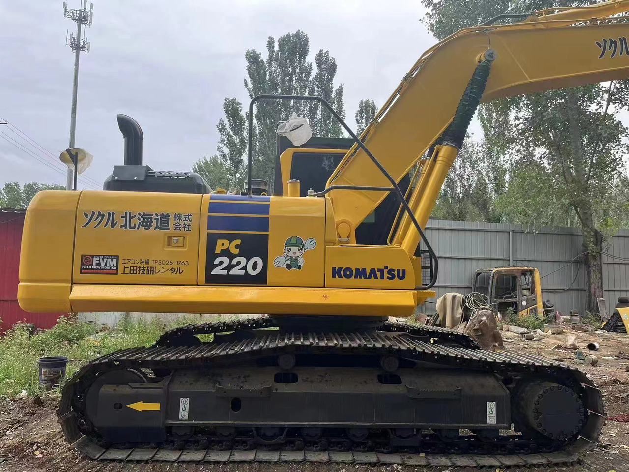 KOMATSU PC220-8 - Гусеничный экскаватор: фото 1 KOMATSU PC220-8 - Гусеничный экскаватор: фото 1