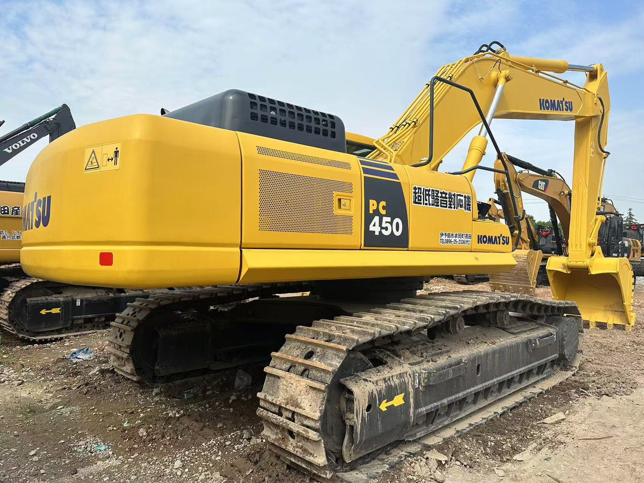 KOMATSU PC450-7 - Гусеничный экскаватор: фото 2 KOMATSU PC450-7 - Гусеничный экскаватор: фото 2