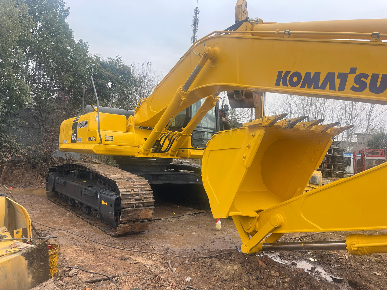 KOMATSU PC450-7 - Гусеничный экскаватор: фото 5 KOMATSU PC450-7 - Гусеничный экскаватор: фото 5
