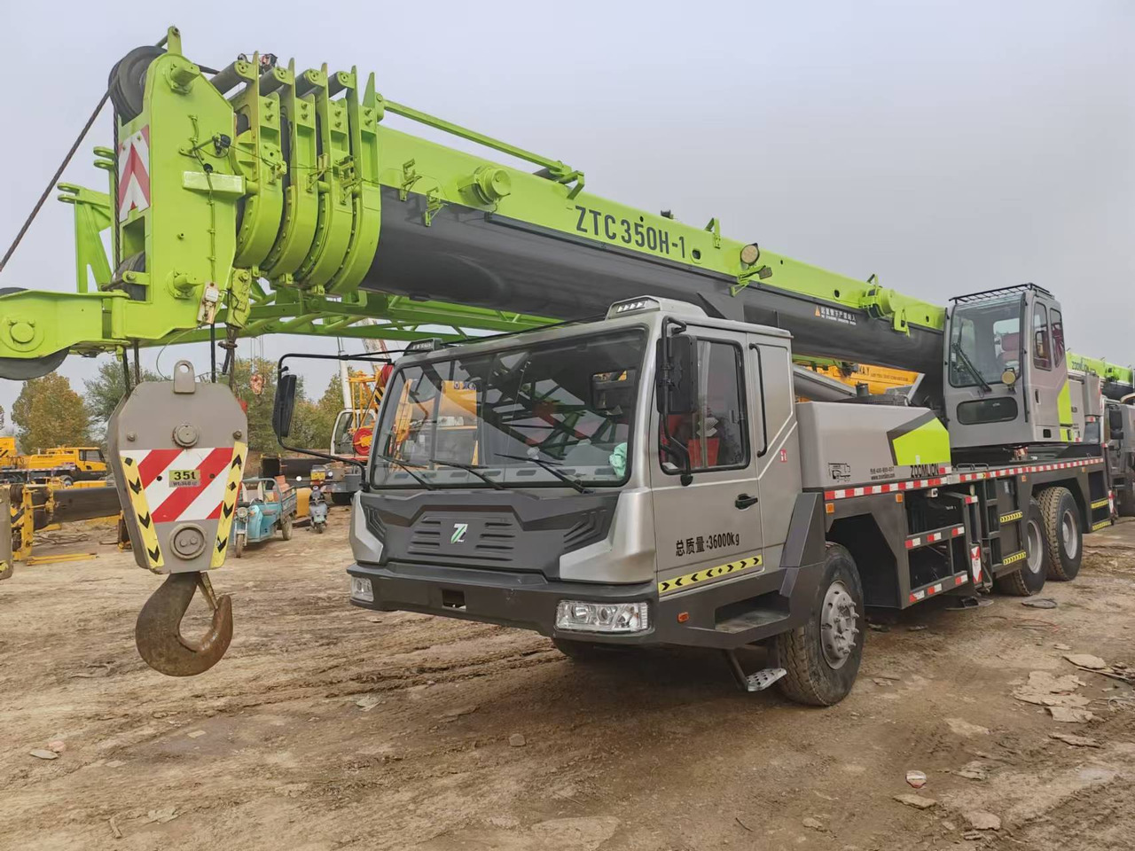 ZOOMLION ZTC350H - Мобильный кран: фото 1 ZOOMLION ZTC350H - Мобильный кран: фото 1