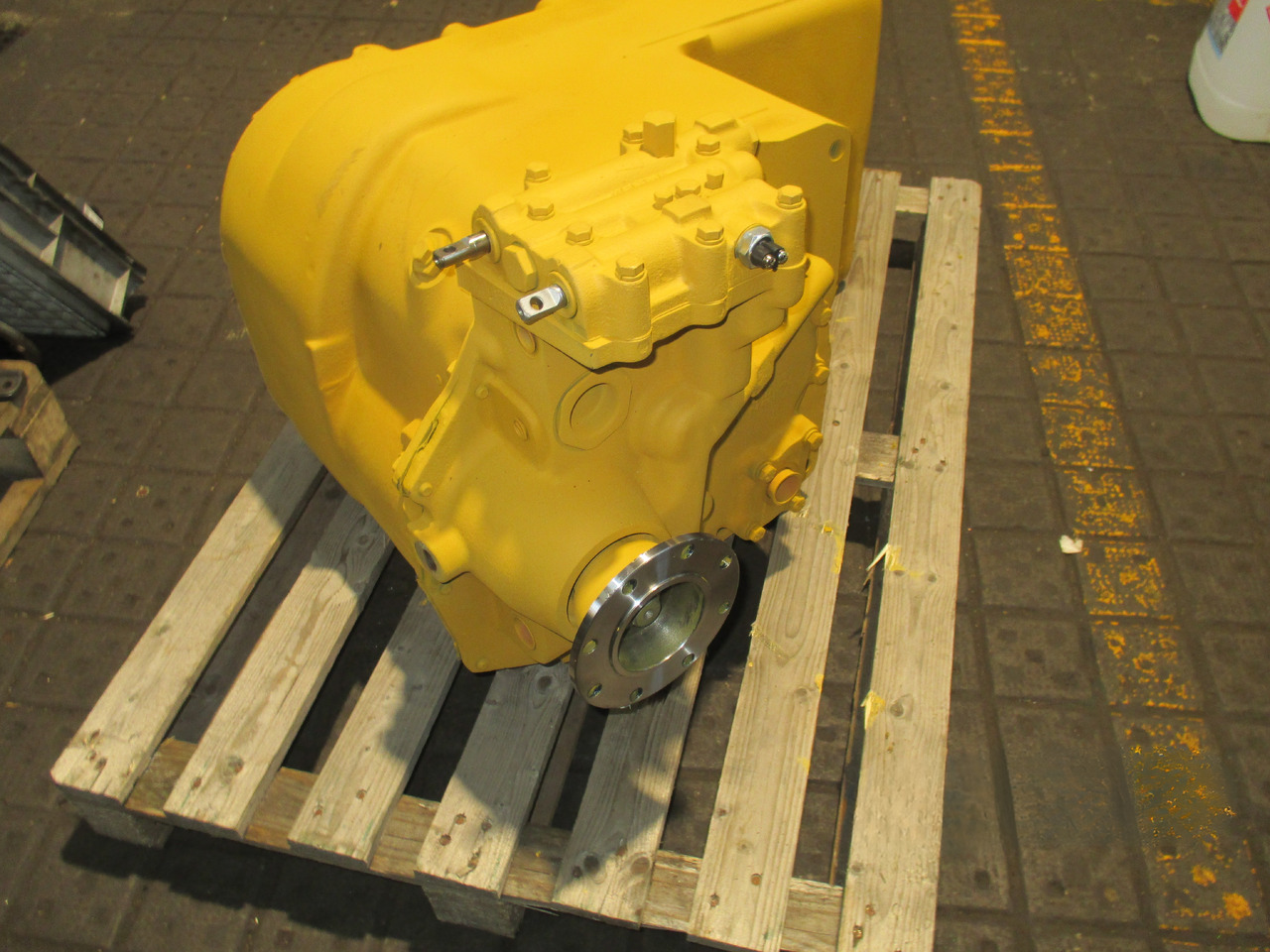 Clark Hurth R32000 - Коробка передач: фото 2 Clark Hurth R32000 - Коробка передач: фото 2