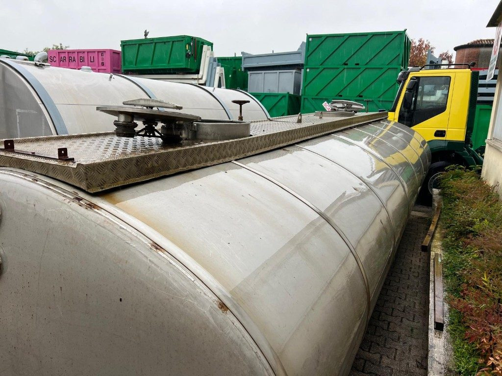 CISTERNA USATA NON SCARRABILE IN ACCIAIO INOX - Танк-контейнер: фото 4 CISTERNA USATA NON SCARRABILE IN ACCIAIO INOX - Танк-контейнер: фото 4