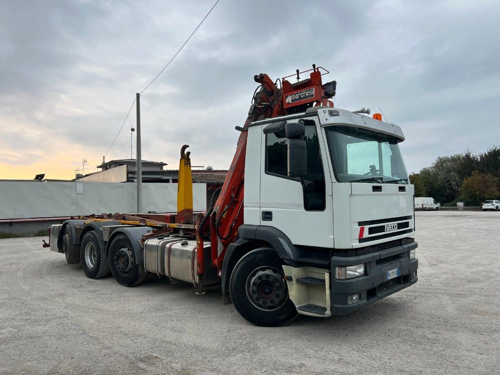 IVECO 260E43 EUROTECH USATO SCARRABILE CON GRU - Крюковой мультилифт: фото 5 IVECO 260E43 EUROTECH USATO SCARRABILE CON GRU - Крюковой мультилифт: фото 5
