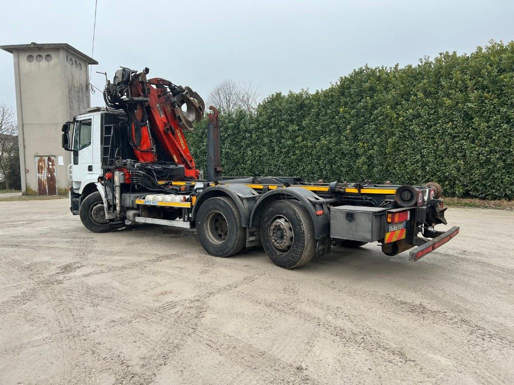 IVECO STRALIS 260S42 SCARRABILE USATO CON GRU - Крюковой мультилифт: фото 3 IVECO STRALIS 260S42 SCARRABILE USATO CON GRU - Крюковой мультилифт: фото 3