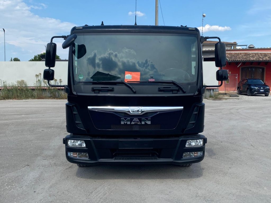 MAN TGL 12.220 CON SCARRABILE NUOVO - Крюковой мультилифт: фото 2 MAN TGL 12.220 CON SCARRABILE NUOVO - Крюковой мультилифт: фото 2