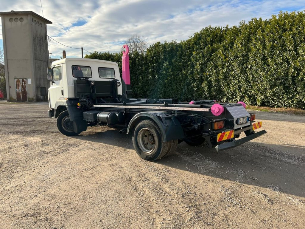 NISSAN 130/115 SCARRABILE - Крюковой мультилифт: фото 3 NISSAN 130/115 SCARRABILE - Крюковой мультилифт: фото 3