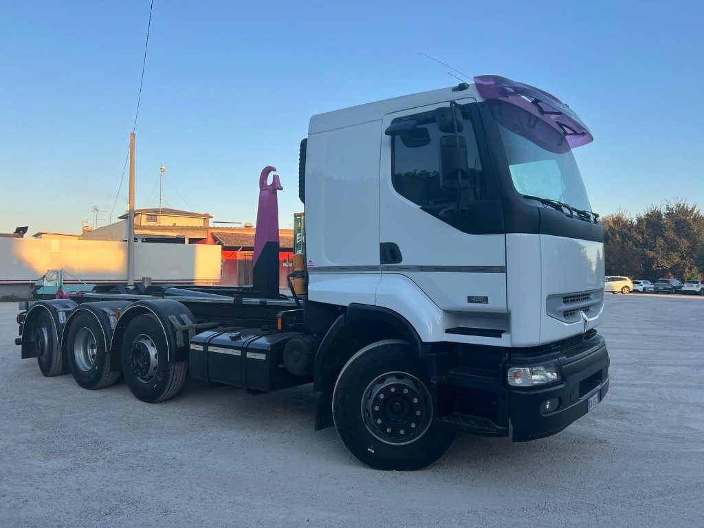 RENAULT 420 USATO SCARRABILE 8X2 - Крюковой мультилифт: фото 5 RENAULT 420 USATO SCARRABILE 8X2 - Крюковой мультилифт: фото 5