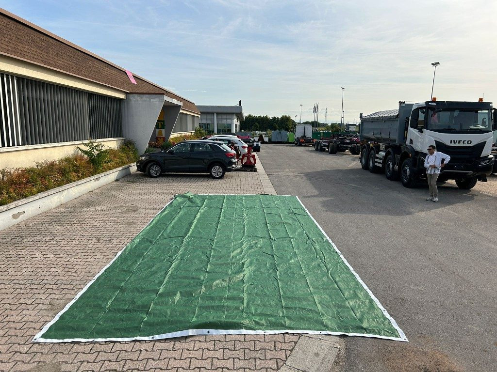 RETE ANTIGRANDINE NUOVA PER COPERTURA CONTAINERS - Кузов и экстерьер для Сменных кузовов/ Контейнеров: фото 1 RETE ANTIGRANDINE NUOVA PER COPERTURA CONTAINERS - Кузов и экстерьер для Сменных кузовов/ Контейнеров: фото 1