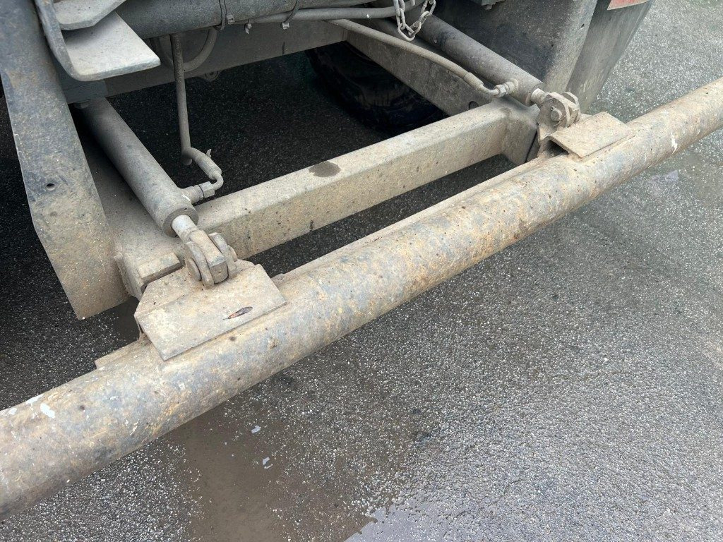 VOLVO FM460 SCARRABILE 8X4 - Крюковой мультилифт: фото 5 VOLVO FM460 SCARRABILE 8X4 - Крюковой мультилифт: фото 5