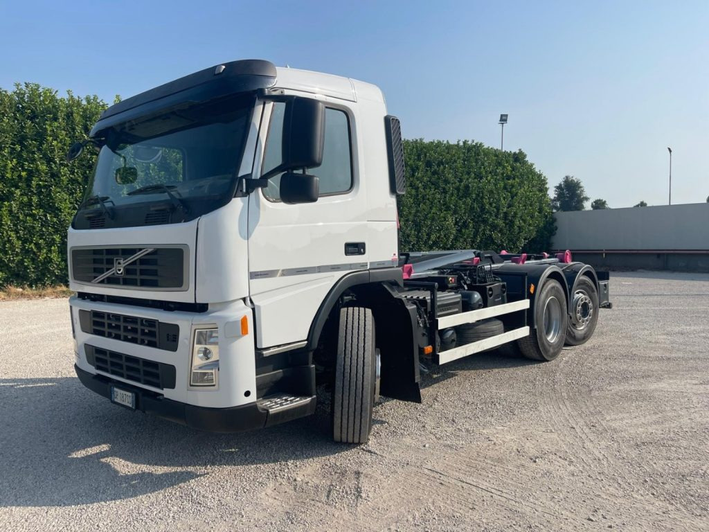 VOLVO FM9 SCARRABILE - Крюковой мультилифт: фото 1 VOLVO FM9 SCARRABILE - Крюковой мультилифт: фото 1
