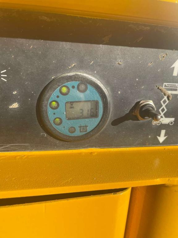 Haulotte COMPACT 10N - Ножничный подъемник: фото 2 Haulotte COMPACT 10N - Ножничный подъемник: фото 2