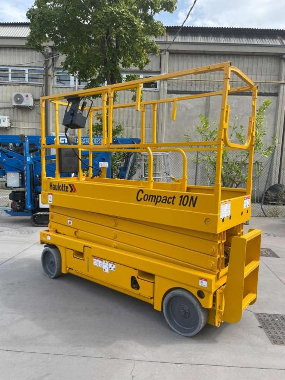 Haulotte COMPACT 10N - Ножничный подъемник: фото 4 Haulotte COMPACT 10N - Ножничный подъемник: фото 4