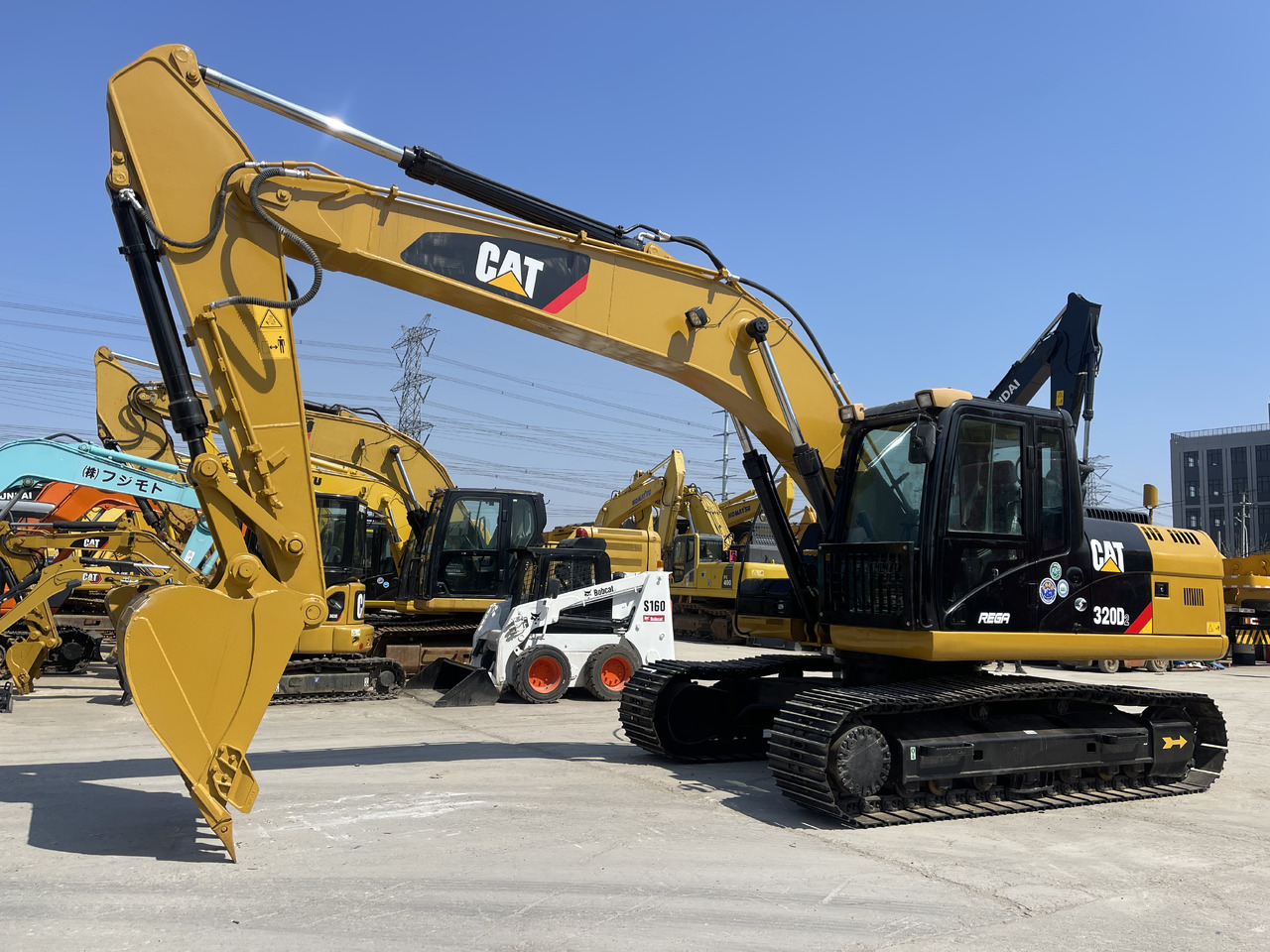 CATERPILLAR CAT 320D - Гусеничный экскаватор: фото 3 CATERPILLAR CAT 320D - Гусеничный экскаватор: фото 3