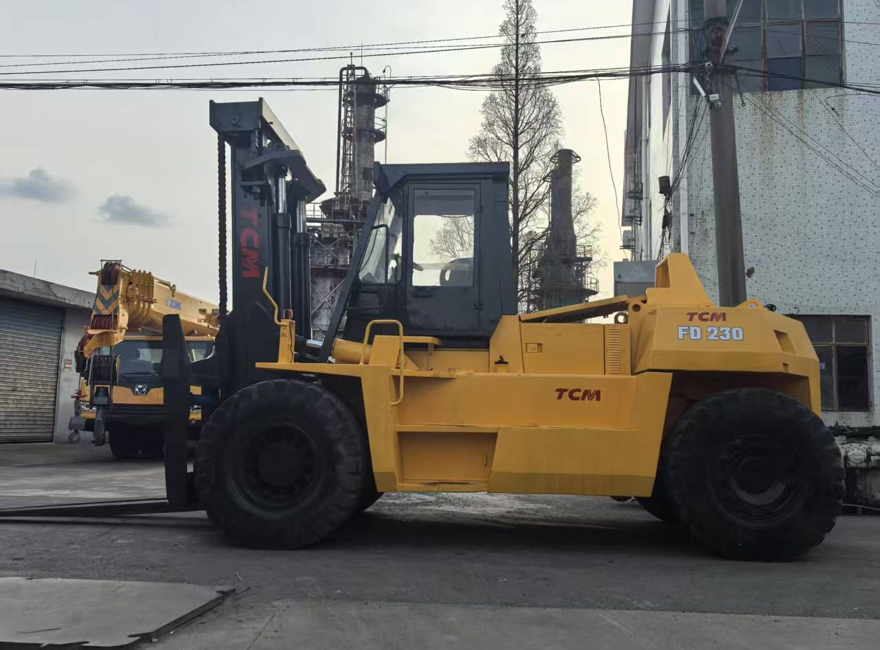 TCM FD230 23ton 25 ton FD250 FD200 FD160 15 ton 16 ton diesel forklift - Дизельный погрузчик: фото 2 TCM FD230 23ton 25 ton FD250 FD200 FD160 15 ton 16 ton diesel forklift - Дизельный погрузчик: фото 2