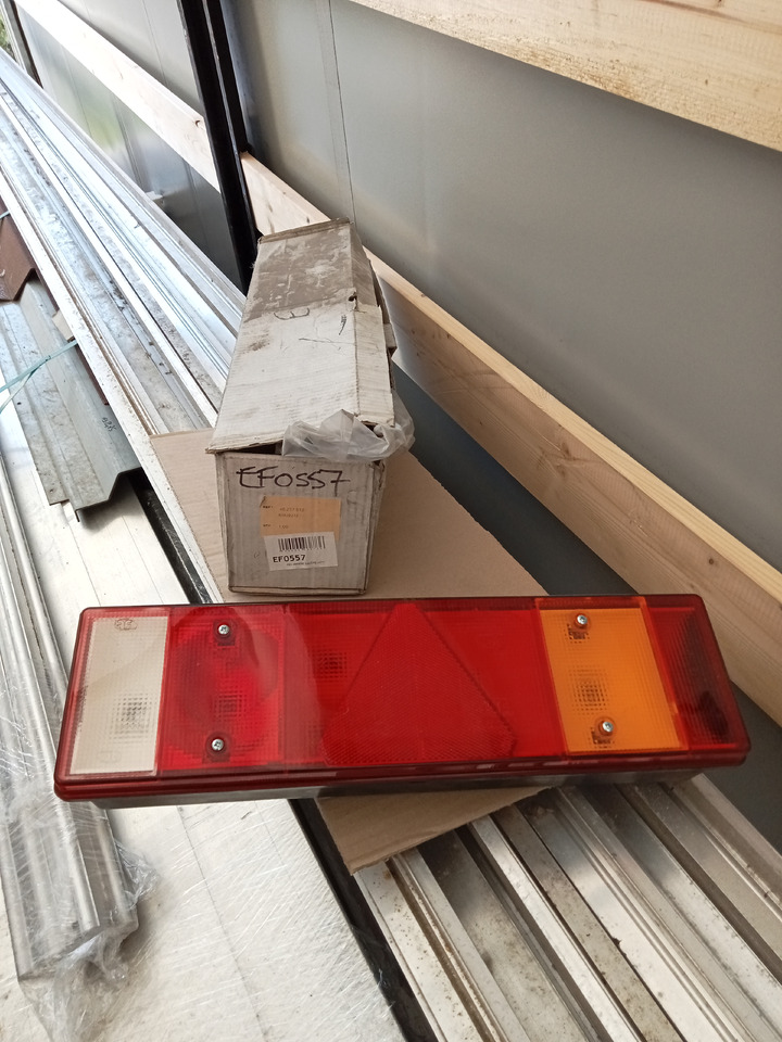 Trouillet FEU ARRIERE GAUCHE LC7T - Задний фонарь: фото 1 Trouillet FEU ARRIERE GAUCHE LC7T - Задний фонарь: фото 1