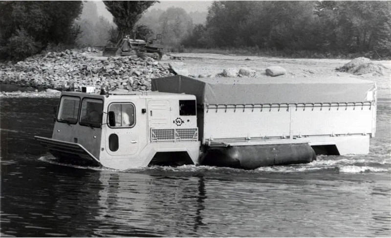 EWK "BISON" (PROTOTYPE) AMPHIBIOUS MULTI PURPOSE TRUCK 4X4 - Грузовик: фото 4 EWK "BISON" (PROTOTYPE) AMPHIBIOUS MULTI PURPOSE TRUCK 4X4 - Грузовик: фото 4