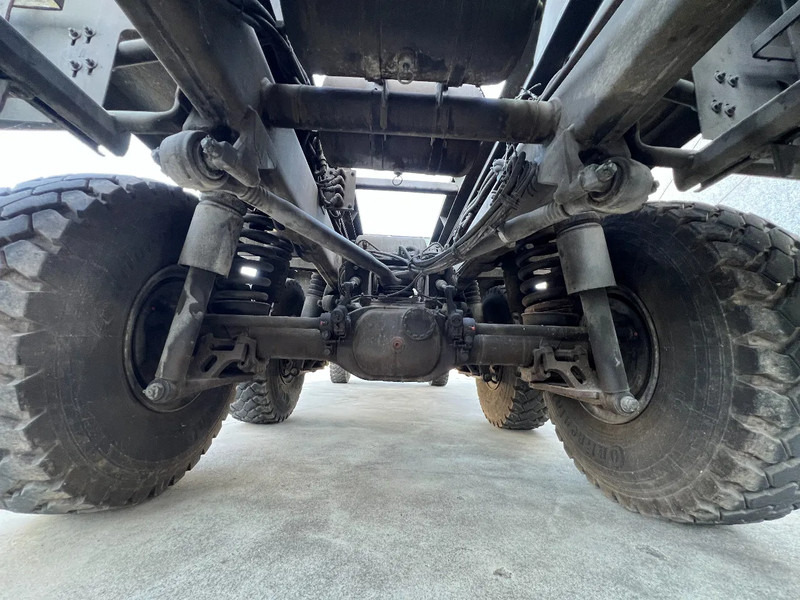 Грузовик MAN KAT 25.422DFAEG 6X6 CABIN CHASSIS - TWIST LOCKS SYSTEM: фото 17 Грузовик MAN KAT 25.422DFAEG 6X6 CABIN CHASSIS - TWIST LOCKS SYSTEM: фото 17