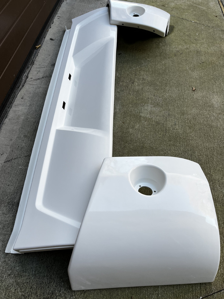 Zderzak tylny VOLVO 9500 9700 9900 VOLVO 9500 9700 9900 - Бампер для Туристических автобусов: фото 1 Zderzak tylny VOLVO 9500 9700 9900 VOLVO 9500 9700 9900 - Бампер для Туристических автобусов: фото 1