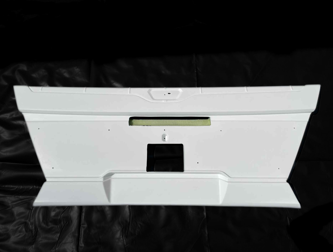 Zderzak przedni środkowy MAN LION'S COACH EURO 6 MAN Lion’s Coach Euro 6 - Бампер для Туристических автобусов: фото 1 Zderzak przedni środkowy MAN LION'S COACH EURO 6 MAN Lion’s Coach Euro 6 - Бампер для Туристических автобусов: фото 1