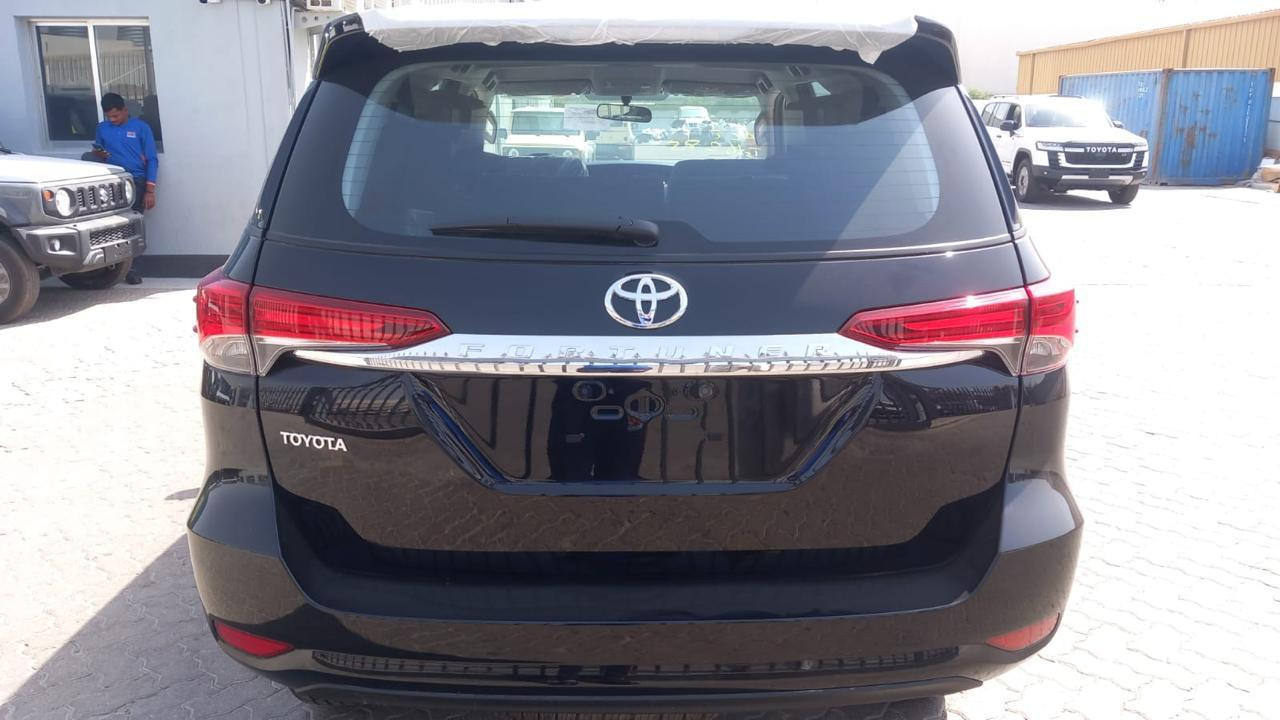 TOYOTA 2.7L SR5 - Легковой автомобиль: фото 2 TOYOTA 2.7L SR5 - Легковой автомобиль: фото 2