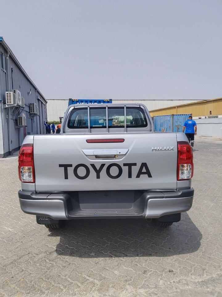 Toyota Hilux - Легковой автомобиль: фото 2 Toyota Hilux - Легковой автомобиль: фото 2