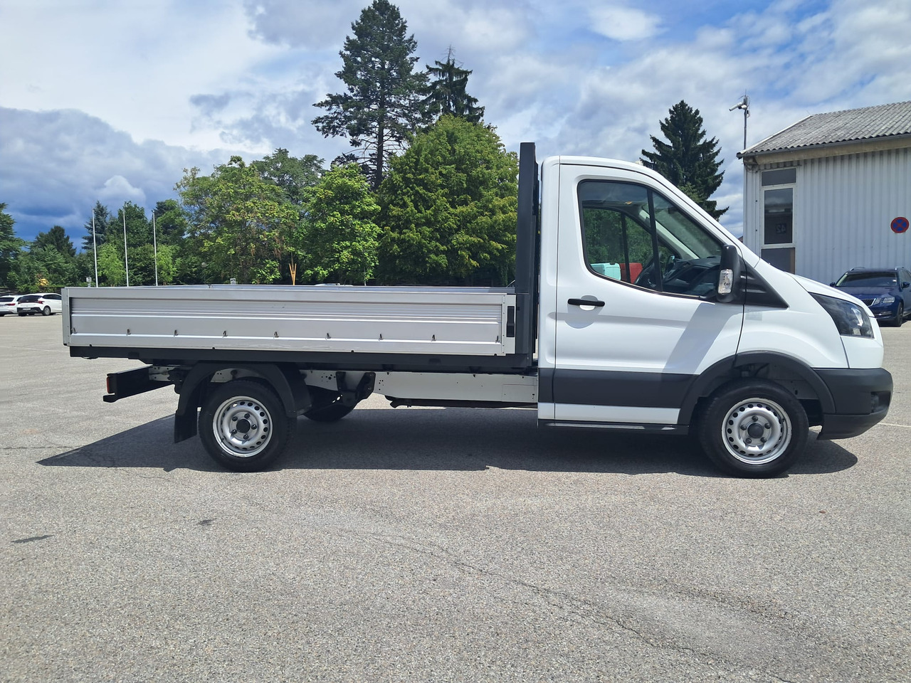 FORD TR Pritsche L2 | EZ 2018 | Euro 6 | Schaltgetr. - Малотоннажный бортовой грузовик: фото 3 FORD TR Pritsche L2 | EZ 2018 | Euro 6 | Schaltgetr. - Малотоннажный бортовой грузовик: фото 3