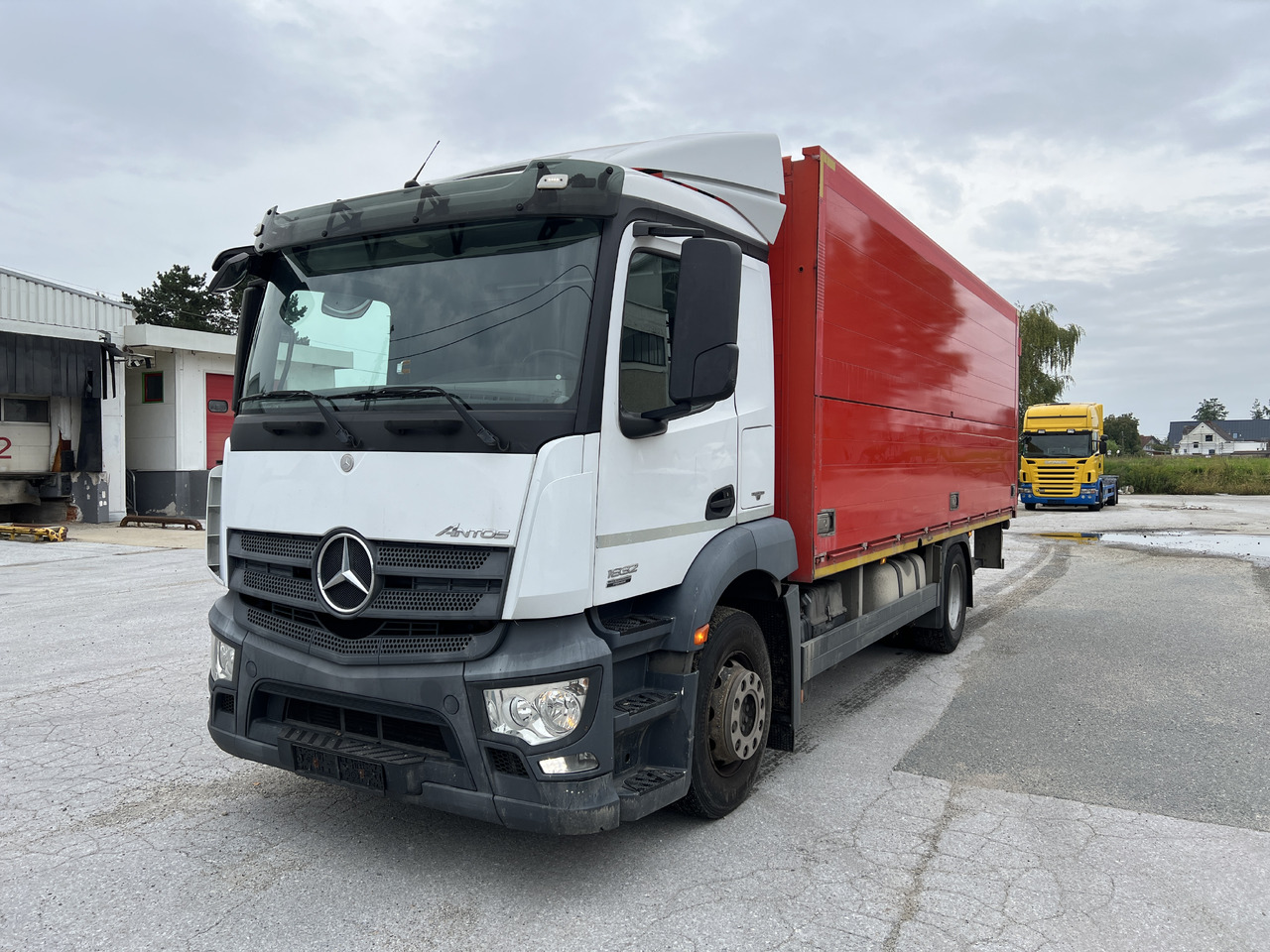 MERCEDES-BENZ ANTOS  1832 Getränkw.  LBW | Klima |  EURO 6 - Грузовик для перевозки напитков: фото 1 MERCEDES-BENZ ANTOS  1832 Getränkw.  LBW | Klima |  EURO 6 - Грузовик для перевозки напитков: фото 1