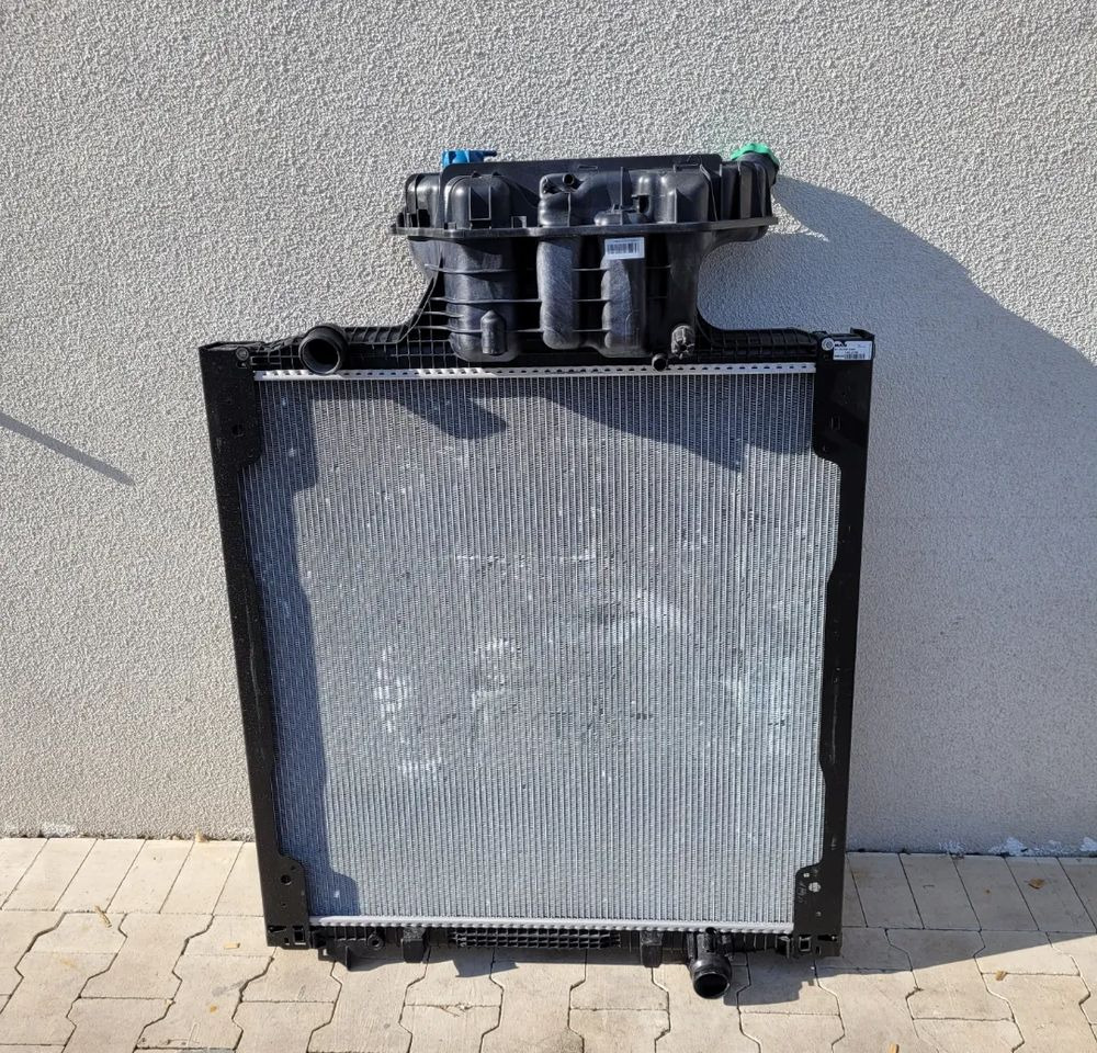 CHŁODNICA WODY MAN TG3 TGX 81.06100-6924 2022R. - Радиатор для Грузовиков: фото 1 CHŁODNICA WODY MAN TG3 TGX 81.06100-6924 2022R. - Радиатор для Грузовиков: фото 1