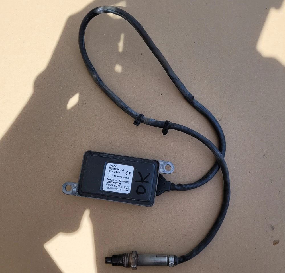 CZUJNIK NOX IVECO EUROCARGO E6 5801754014 - Сенсор для Грузовиков: фото 1 CZUJNIK NOX IVECO EUROCARGO E6 5801754014 - Сенсор для Грузовиков: фото 1