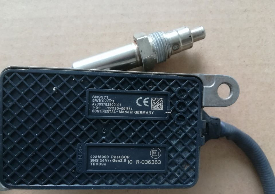 CZUJNIK NOX VOLVO 22315990 - Сенсор для Грузовиков: фото 1 CZUJNIK NOX VOLVO 22315990 - Сенсор для Грузовиков: фото 1