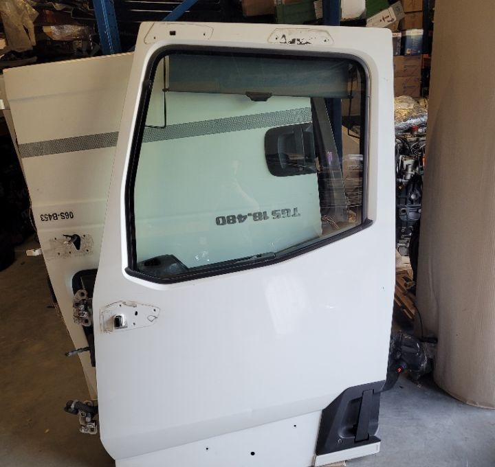 DRZWI LEWE RENAULT RANGE T GAMA - Дверь и запчасти для Грузовиков: фото 1 DRZWI LEWE RENAULT RANGE T GAMA - Дверь и запчасти для Грузовиков: фото 1