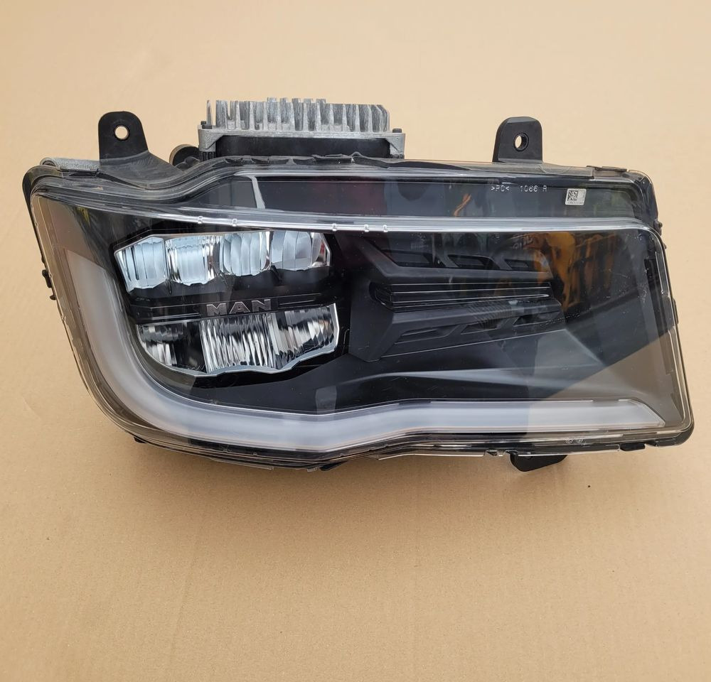 LAMPA MAN TG3 LED PRAWA 81.25101-6822 CHWALIM116 - Свет/ Освещение для Грузовиков: фото 1 LAMPA MAN TG3 LED PRAWA 81.25101-6822 CHWALIM116 - Свет/ Освещение для Грузовиков: фото 1