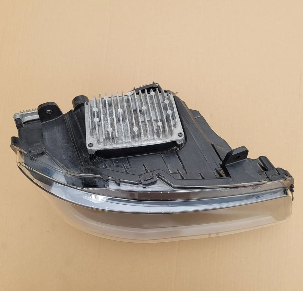 LAMPA MAN TG3 LED PRAWA 81.25101-6822 CHWALIM116 - Свет/ Освещение для Грузовиков: фото 2 LAMPA MAN TG3 LED PRAWA 81.25101-6822 CHWALIM116 - Свет/ Освещение для Грузовиков: фото 2